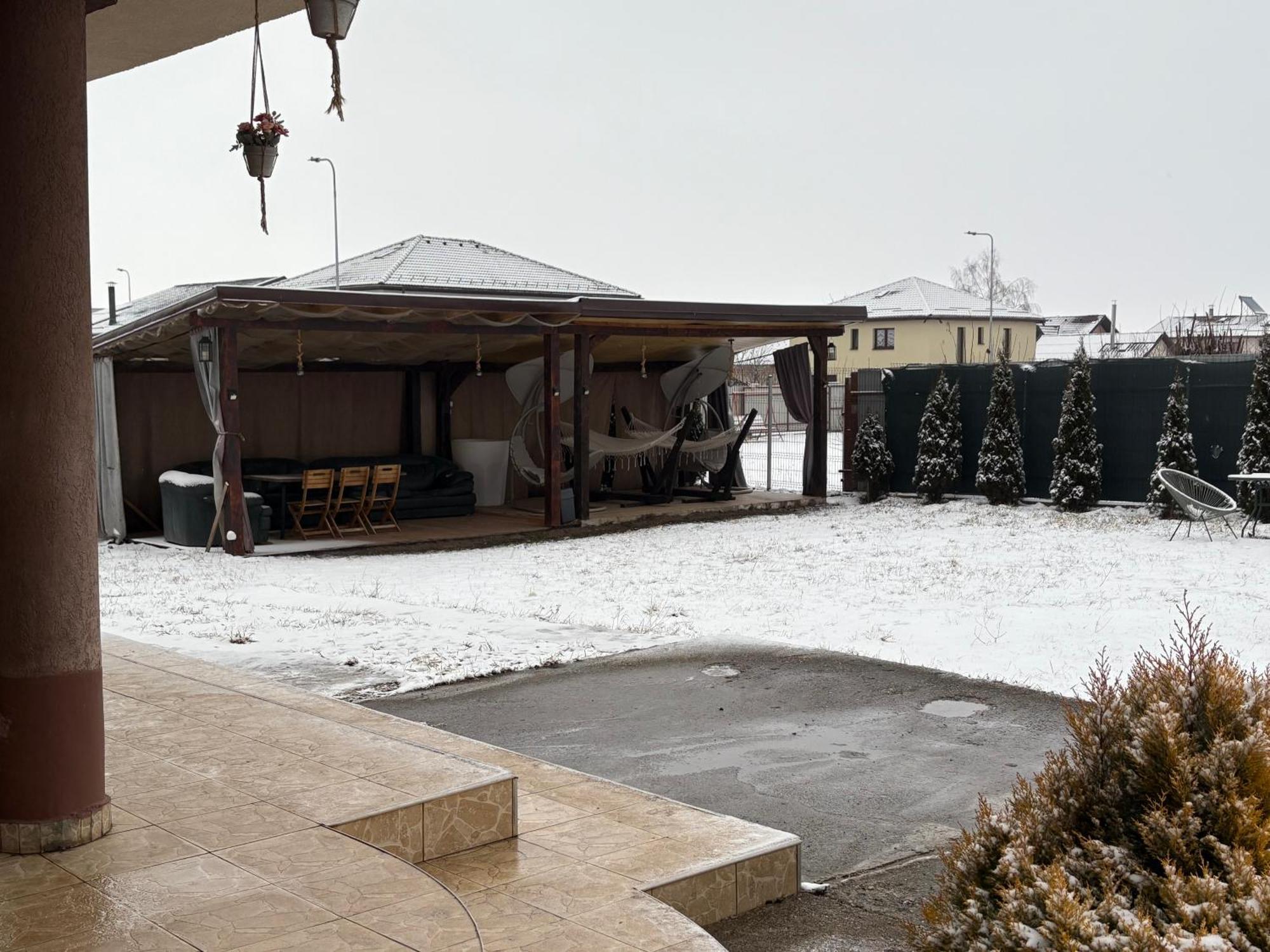 Vila Mik Guesthouse Săcele Eksteriør billede